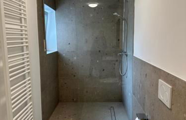 Living 77 - Photo 17