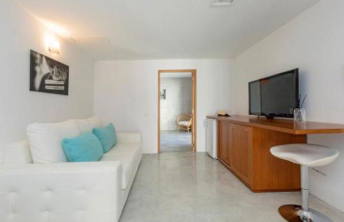 Modern Villa with Seaviews Sleeps 14 - Foto 34