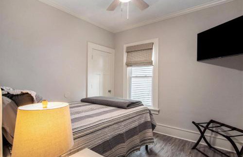 Palmer House Retreat - A Great Muskegon Getaway! - Photo 18