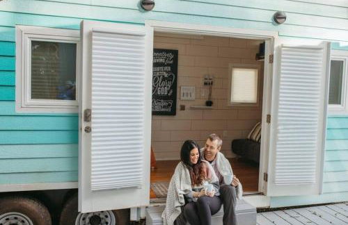 Lofted Bedroom Teal Tiny Home with Creek Views - Foto 7