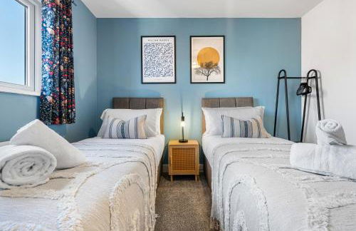 Stylish 4-Bedroom Townhouse with two large parking spaces and superfast Wi-Fi - Photo 30