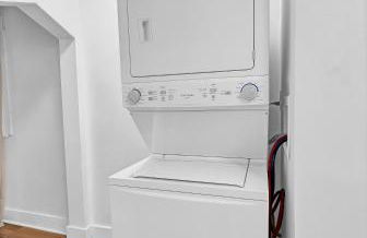 Centrally Located Modern Apartment - Foto 30