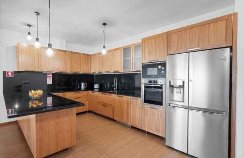 Calheta Paradise Holiday Home - Free Parking & Views - Photo 2