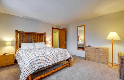 Less Than 1 Mi to Mt Snow Charming Condo with Fireplace - Photo 13