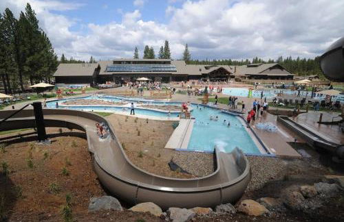 Welcome to The Village Hideout, Steps to the Village, Resort, Golf, SHARC, AC, Hot-tub, Grill and Bikes - Foto 53