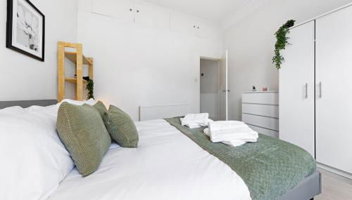 Urban Hideaway, Private Garden, 2 Mins to Station - Foto 4, towels, wardrobe