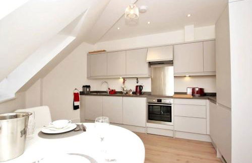 CC - Central Location Top Floor 2 Bed Deluxe Modern Apartment - Foto 20