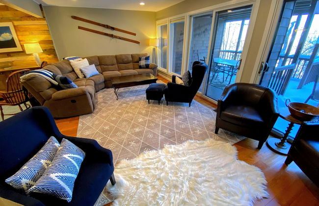 A1 Luxury Bretton Woods Ski-in Ski-out Townhome Next to Beginner ski Area Fast Wifi Keyless Entry - Photo 6