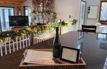 Lakefront Hot Tub Canoes Game Room Wood FP - Foto 52