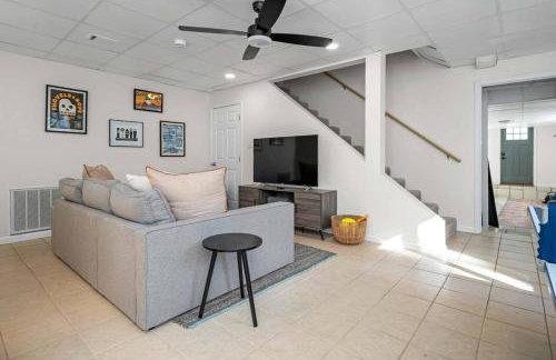 Family Retreat in Birmingham, 7BR 4BA - Photo 14