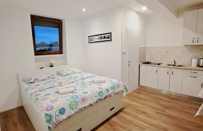 Studio Leo Apartment - Photo 1