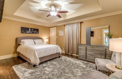 DFW Large Vacation Retreat with Private Pool and Hot Tub - Foto 34