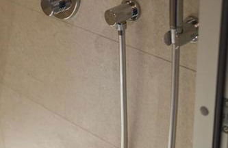 Luxurious cabin with desk & mini library - Foto 9