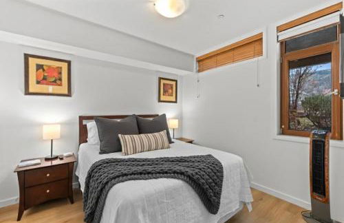 Lakeside luxury with hot tub and pool - Foto 3