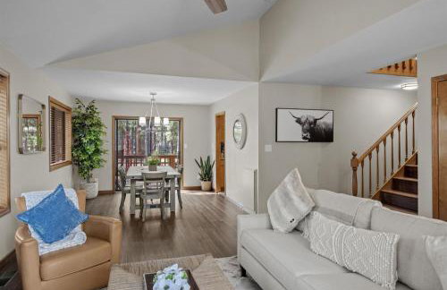 2 Living Rooms Fires Quick Drive Downtown - Foto 8