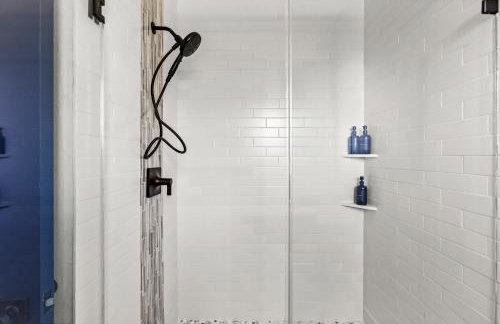 Luxury Beachfront l Private Hot Tub, Pool, & 2 Arcade Games - Foto 71