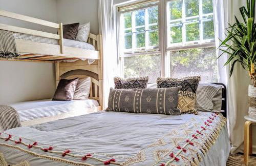 RARE Downtown Matthews walk 2 shops restauraunts hike CLT 2 Bedroom not 3br - Foto 35