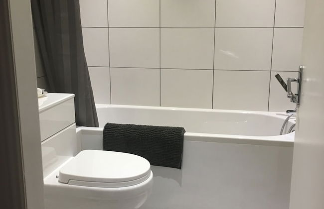 Maya's Glasgow Holiday Homes - Photo 59