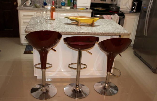 Remarkable 2-bed Apartment in Kingston - Photo 6