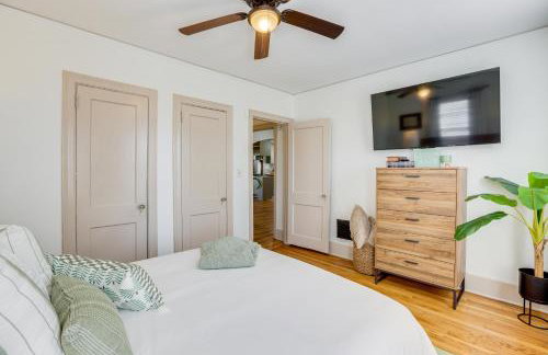 Walk to Amphitheater and Stadium Home with Deck! - Foto 13