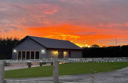 King Richard's Luxury Lodge - Sleeps up to 8, Dog Friendly, Near Sherwood Forest at Fairview Farm in Nottingham set in 88 acres and great for Groups, Family Gatherings & Corporate events - Foto 41