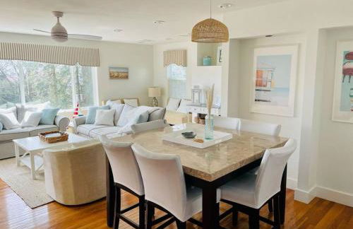 Spacious Oceanview Villa Elegant Coastal Escape, Sleeps 22 - Foto 2