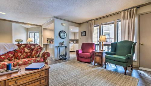 Single-Story Fairfield Bay Condo with Deck! - Foto 5