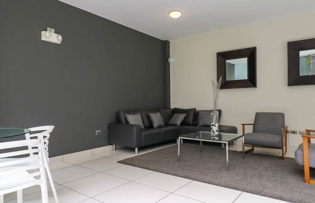 w Picturesque 2BR at Malecon - Photo 38