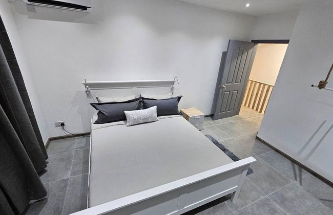 Rooftop Garden Jacuzzi Luxury Villa - Photo 1