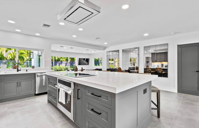 Stunning Poolside Luxury Retreat - Foto 4