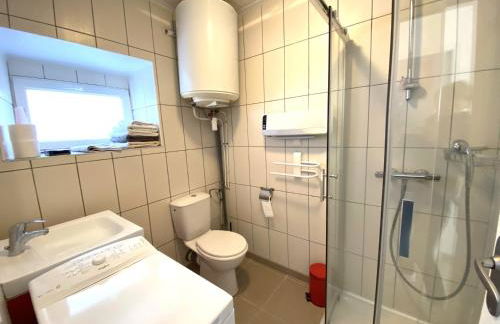 Maison ancienne charmante avec jardin, proche du port de Groix - FR-1-813-8 - Photo 6