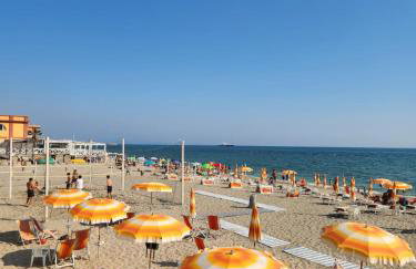 Salerno Marina Bay - Modern Apartments with Balcony & Free Parking - Photo 11