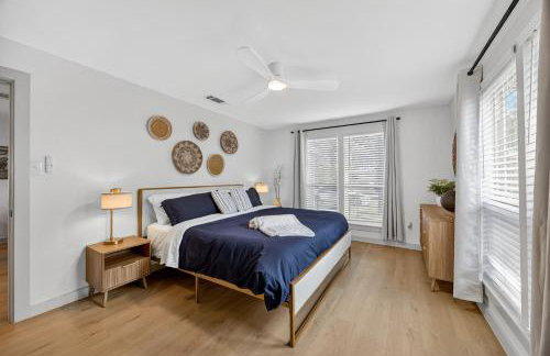Walk to stadium! Cozy 2BR home - historic district - Photo 9