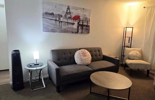 2 bed 2 bath downtown vegas near the strip - Foto 23