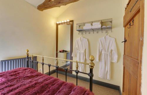 Priesthill HotTub Pool Dog Friendly PeakDistrict - Photo 23