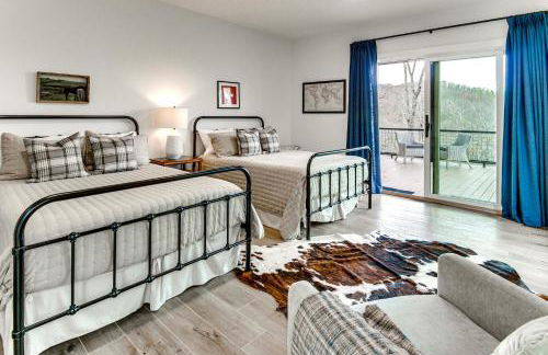 Deck and Mountain Views Black Chalet in Glenville - Foto 15