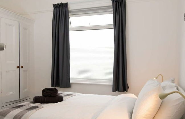 Absolute Beachfront With Decked Garden Oasis and Views - Foto 19