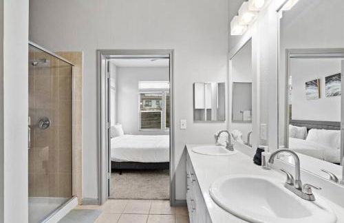 Modern Austin 2BR 2B Apt with Pool Parking & WIFI - Foto 8