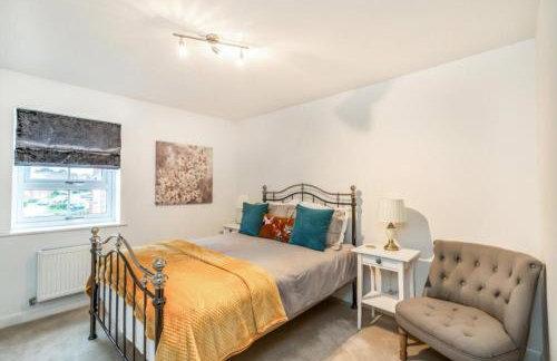 3-Bed Home Chichester with Parking, Ensuite & Garden - Foto 4