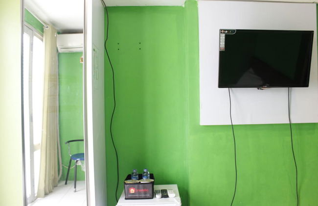 Compact Studio Room The Jarrdin Cihampelas Apartment - Photo 19
