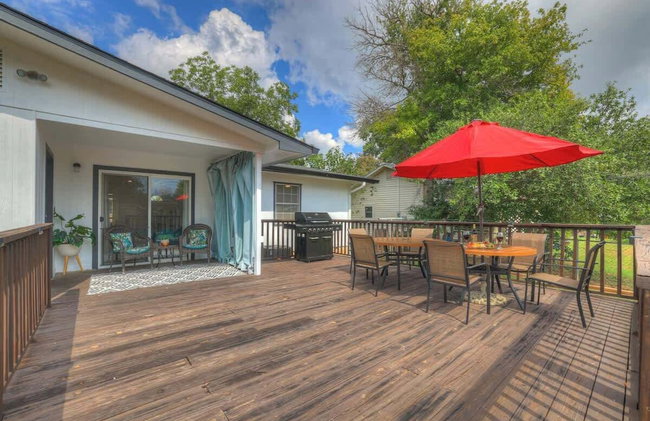Elegant and Stylish Glenmoor Abode - 5 min to Town - Foto 61