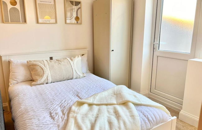 Newly-built Studio Near Laindon Station - Foto 1