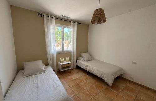 Villa avec piscine privée entre terre, ville et mer - Foto 9