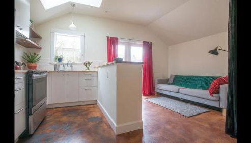 Cozy Alley Cottage, Concordia, Alberta Arts, NE PDX - Photo 4