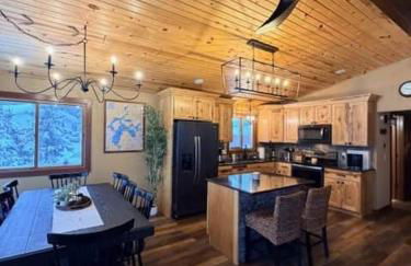 Paddler's Paradise Cabin with Direct Trail Access! - Foto 8