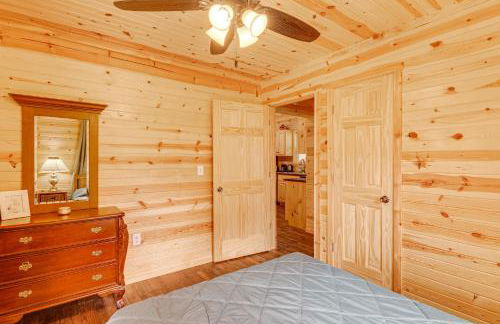 Hike and Fish Marlinton Cabin with Fire Pit and Views! - Foto 11