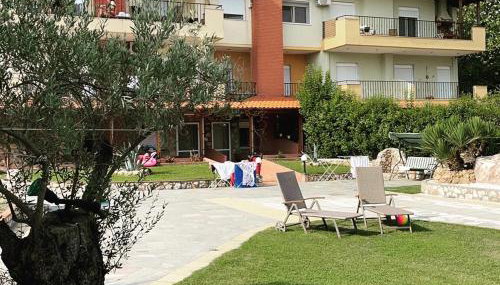Makis Nest Apart-Hotel - Foto 1, Garden