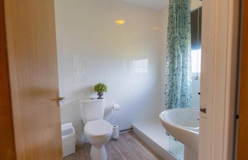 Sea View Holiday Chalet, access to sandy beach - Pets go free - Foto 27