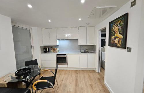 Ground Floor-Modern-Cosy-Private-Whitefield Studio - Foto 8