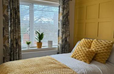 Cherry Blossom Apartment - 3 bed, parking, garden - Photo 15